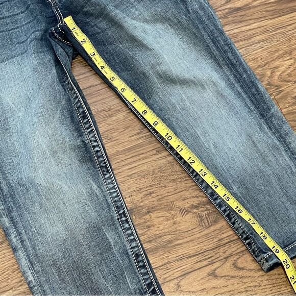 Miss Me Signature Capri Low Waist Jeans Blue Factory Wash and Whiskering Size 26 - Picture 12 of 16